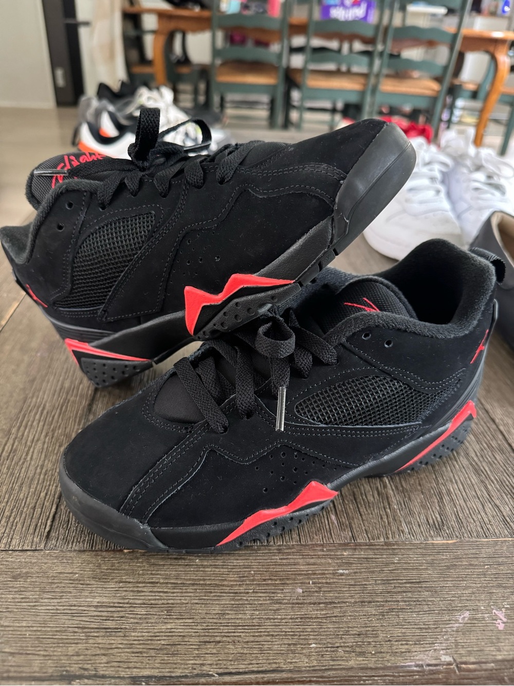 Jordan Kids' Black and Red Low-Top Sneakers